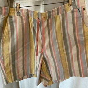LL Bean lake washed dock shorts mid rise in a size 18 W regular. Striped.